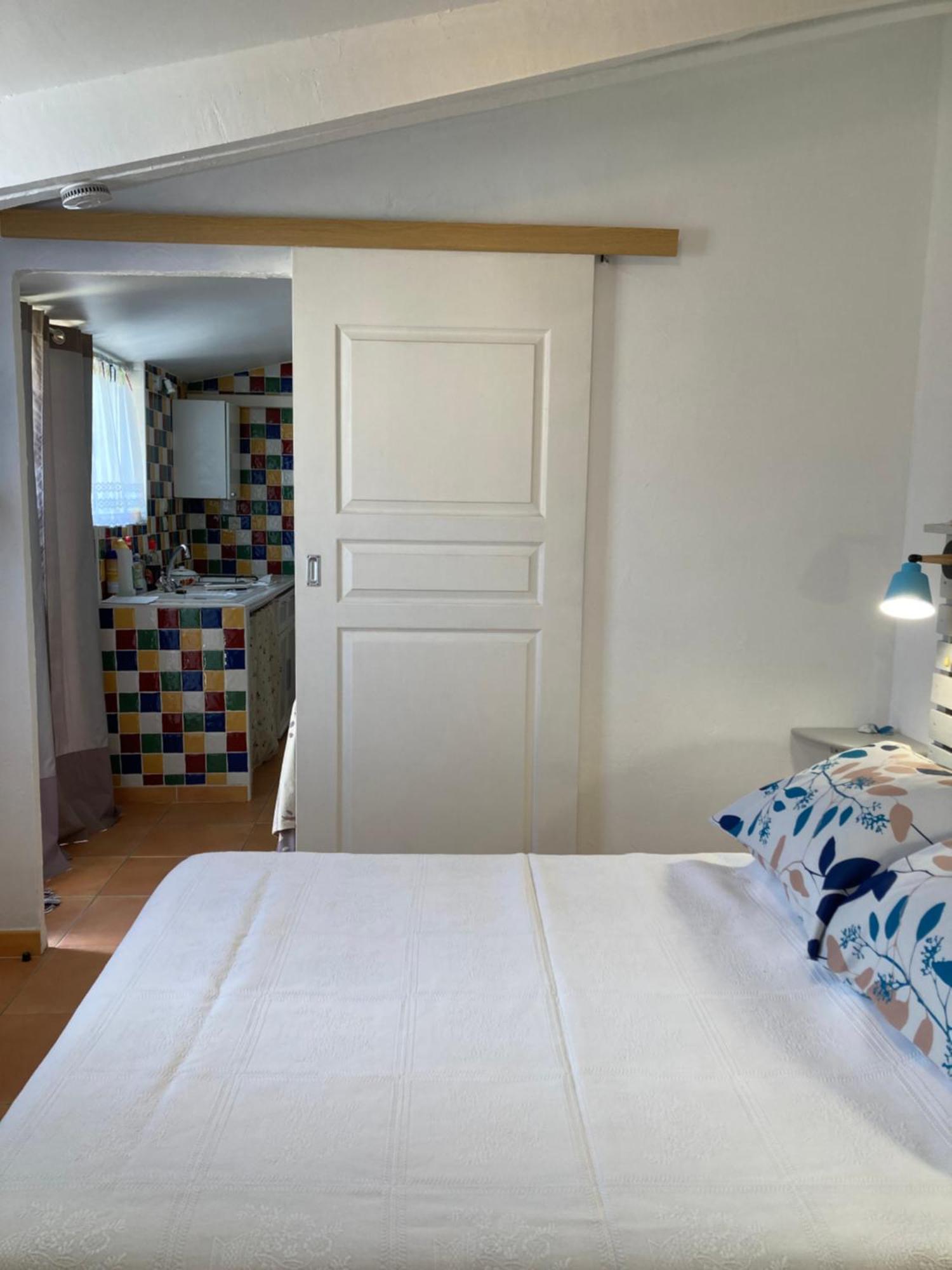 Les Hirondelles Appartement Bessan Buitenkant foto